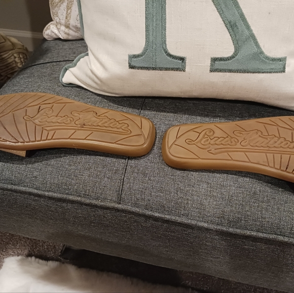 Louis Vuitton Flip Flops (Authentic) - Picture 5 of 9